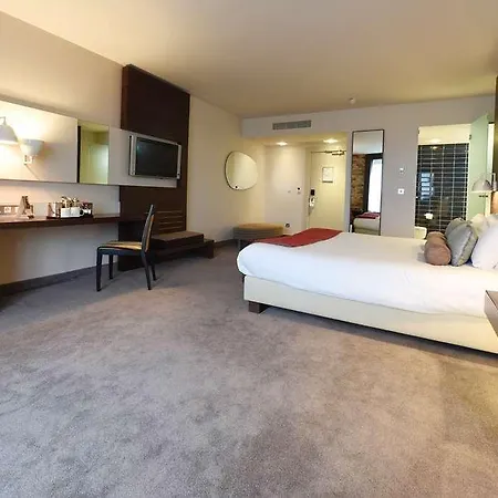 Absolute 4* Limerick Junction