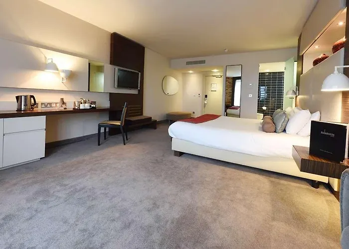 Absolute 4* Limerick Junction